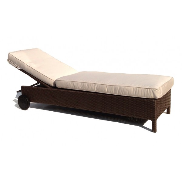 Sanibel Chaise With Wheels